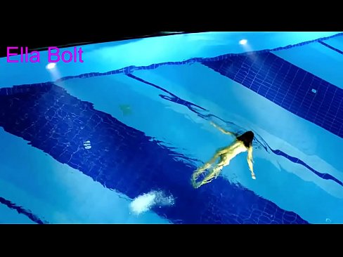 ❤️ Ech kann net ophalen ze kucken, jonk Blond gefaange schwammen plakeg am ELLA BOLT Resort Pool ❤❌ Porno fb bei eis ❌